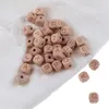 Baby Teethers Toys 100PCS Baby Teethers Beads 12mm Lettera Perline di faggio Ciuccio Catena Lettere Giocattoli di legno Ciuccio Regali nati personalizzati 230422