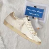 Ny release Italien Märke Dam Sneakers Super Star Skor lyx Gyllene paljett Klassisk Vit Do-gammal Dirty Designer Man Top Casual Shoe