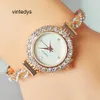 Montre de luxe nouvelle mode diamant incrusté montre pour femme ronde motif enveloppé réglage gratuit Bracelet Quartz