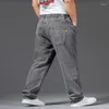 Mäns jeans tjockt lårbrett ben för män Autumn rak 140 kg sträckt grå denimbyxor Elastisk midja plus storlek 42 46 manliga byxor