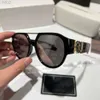 24SSDesigner Versage Solglasögon Vercaces Overseas Ny For Men and Women Box Fan Family Head Classic Travel Fashion Glasses White