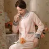 Indumenti da notte da donna Pigiama di velluto invernale Set da principessa Donna Pizzo rosa chiaro Colletto quadrato Manica lunga Top da notte Pantaloni Bloomers Pantaloni