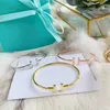 2023 belle lettre mignonne Bracelet Bracelet Designer de luxe Femmes bracelet en acier inoxydable avec sac à poussière et boîte