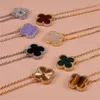 New high-end four leaf clover pendant light luxury necklaces