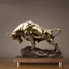 Nowy Golden Wall Bull Figurine Street Sculptu Cold Cast Coppermarket Dom Dekoracja Dekora