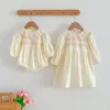 Robes d'automne pour filles, vêtements à la mode pour bébés filles, barboteuse à col en dentelle, robe de princesse à manches longues, body, vêtements pour sœurs