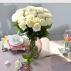 Kwiaty dekoracyjne 20pcs/zestaw róży bukiet królewski ekskluzywna sztuczna jedwabna prawdziwa dekoracja ślubna domowa domowa dekoracja
