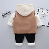 Pyjamas Winter Baby Jungen Kleidung Set 3 Stück Herbst Jacke Hosen Niedlicher Bär Sweatshirt Reißverschluss TopHosenWolle Tank Top Sportbekleidung 231122