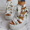 샌들 2023 스톡 여성 꽃 패턴 로마 웨지 플랫폼 신발 여름 레저 하이힐 Comfort Casual