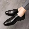 Elbise ayakkabıları Avrupa istasyonu erkekler varış sivri uçlu moda derbi deri ayakkabı siyah kahverengi boyutlar 38-48 ücretsiz teslimat erkekleri S 231123
