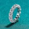 Anéis de casamento Smyoue 7ct 5mm anel completo para mulheres homens cintilantes corte redondo completo enternity diamante banda casamento s925 prata esterlina 231122