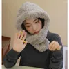 Beretten Koreaanse vrouwen pluche hoed met capuchon en sjaal één stuk vrouwelijke winter pluizige oorklappapjes dikke hoeden dikker haraclava bommenwerper