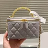 Designer Dames Gewatteerde Vanity Met Ketting Tas Luxe Merk Lamsvacht Lederen Handvat Kofferbak Schoudertassen Dame Make-up Case Cosmetische Box Crossbody Handtas met Spiegel