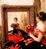 Charro Black and Red Veet Quinceanera Dresses 2023 3D 플로럴 레이스 오프 어깨 짧은 슬리브 아플리케 스위트 16 vestidos de 15 무도회 파티 가운 322