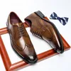 Zapatos de vestir Zapatos de cuero con punta estrecha de estilo británico clásico Zapatos Oxford para hombres Zapatos formales de cuero para hombres Zapatos planos Brogue Zapatos de boda para hombres 231122