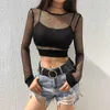 Kvinnors t-shirt sexig svart ihålig mesh t-shirt kvinnlig mager skörd topp 2021 nya mode sommar grundtoppar för kvinnor fisknätskjorta p230328 bra
