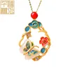 Chaînes Antique Bronze Doré Style Rétro Imitation Hetian Jade Blanc Papillon Pendentif Femmes Ethnique Collier Creux