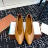 Topkwaliteit lederen mode eenvoudige platte loafers voor dames Puntige vierkante neus Geklede schoenen Luxe designer loafers Fabrieksschoeisel Vakantieschoenen