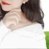 Koreanska lyxiga smycken 925 Sterling Silvergold Fill T Princess Cut White Topaz Cz Diamond Söt Women Stud Earring för Valentine03626079572