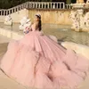 Rosa querida quinceanera vestido princesa fora do ombro vestido de baile contas tule em camadas doce 16 vestido vestidos de 15 anos