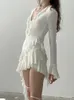 カジュアルドレス白いフリルプリーツドレスボタンシフォンY2Kエレガントなフレンチミニフルスリーブ春の休日包帯オフィスの女性
