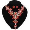 Collana di orecchini set di dichiarazione nuziale di lusso per le donne Accessori da sposa con ciondolo in cristallo color oro per feste