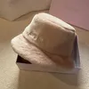 Ontwerper Klokvormige hoed Cloches merk Emmerpet Winter outdoor konijn fluwelen hoed voor dames