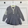 Tute per bambini firmate di lusso Ragazza Gonna autunnale vestiti per bambini Taglia 100-160 Cardigan maglione e abito a pieghe Nov25