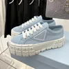 2024 zomer dames hoge versie schoen cake dikke zool designer canvas schoenen vrouwelijk nylon alles casual binnen hoogteverhogend sport klein wit 64