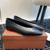 Topkwaliteit lederen mode eenvoudige platte loafers voor dames Puntige vierkante neus Geklede schoenen Luxe designer loafers Fabrieksschoeisel Vakantieschoenen