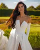 Simple Satin Une Ligne Robes De Mariée Pour Femmes Élégantes Mariées Robe Sur Mesure Unique Décolleté Manches Longues Sexy Fente Latérale Haute Robe De Novia