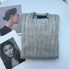 Designerski sweter mężczyźni bluzy bluzy designerski okrągły szyjka sweter Keep Warme Skoczniki męskie Pullower Knit V-dół 2023 Rozmiar S-L Causal