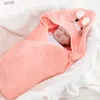 Serviettes Robes Dessin animé bébé serviette de bain à capuche swaddle couleur unie corail velours super doux 80*80 cm serviette de bain pour enfants bathrobeL231123