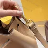 Designer väskor t tidlös shoppingväska läder mini halv måne shaoead hobo väska märke metall axel handväskor mode kvinnor läder crossbody handväska