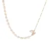 ALLME Classique Perle D'eau Douce Colliers De Perles Pour Les Femmes Blanc Coquille Naturelle Papillon Asymétrie Lien Chaîne Sautoirs Collier