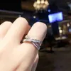 Klusterringar ljus lyx nisch pekfinger ring kvinnlig minimalistisk mode japansk designkänsla personlighet mesh röd gemensam öppning