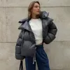 Chaquetas de mujer 2023 invierno pan de mujer abrigo de algodón moda personalizada calle corta chaqueta con capucha 231123