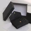 2023 Créateur de mode Clip court de haute qualité et de haute qualité associé à un caviar classique et durable avec plusieurs emplacements pour cartes pour portefeuille zéro 5A 006681