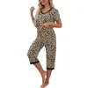 Kvinnors sömnkläder 2st Kvinnors beskurna pyjama Set Short Sleeve V Neck T-shirt och Capri Pants Kontrast Color/Floral/Leopard Lounge Suits