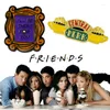 Broszki Friends TV Show Central Perk Brooch Emalia Pinki metalowa stopowa biżuteria