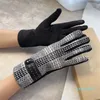 Designer Cinq doigts Gants d'hiver pour femmes Gants de treillis classiques Marque de luxe Écran tactile Femme Mitaines épaisses Gants de conduite 2023