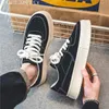 Scarpe eleganti 2023 Sport Casual Uomo Fondo spesso Lace Up Sneakers Pelle scamosciata di mucca Skateboard Trend Retro Designer maschile 231123