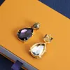 Z pudełkowym projektantem mody dla kobiet kolczyki stadninowe fioletowe perły biżuteria złota litery obręczy kolczyki diamentowe uszy ślubne