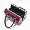 Kvällspåsar Luxury Patent Leather Women's Europe Diamond Ladies Handväskor Bright Shoulder Bag Familemärke Bröllopsfest 231123