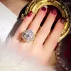 Klastrowe pierścionki klasyczne choinki pełne diamentów luksusowy pierścionek kobiety otwarty temperament biały cyrkon delikatny biżuteria prezent świąteczny