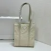 Borsa tote piccola Borse per la spesa Borse da donna Pelle di vacchetta cerata a olio Tasca interna con cerniera Borsa a tracolla sul retro Lettera di moda