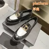 Designer sapatos mulher mocassins plataforma mocassins couro de bezerro sapato sapato fivela de metal mocassins luxo preto slide