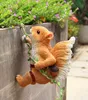 Garden Decorations Climbing Squirrel Sculpture Resin Scalleywag Explorer Statue Patio Decor Window Ornament Fence Embellishment 230422