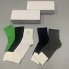 Chaussettes pour hommes de créateurs 2024 chaussettes de boîte-cadeau chaussettes de lettre de couleur de créateur hommes femmes coton skateboard rue chaussettes décontractées COHQ