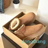 Slippers Fur Slajdes klasyczny Ultra Mini Bottartarda Musztarda Pantoufle Pantoufle Slipper Sheepskin Winter Buty Designer Botki kostki